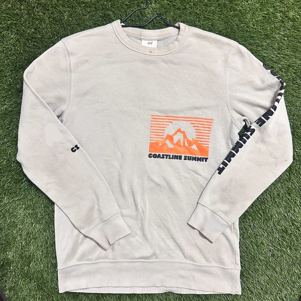H&M Gray Crewneck Sweater with Graphic Design